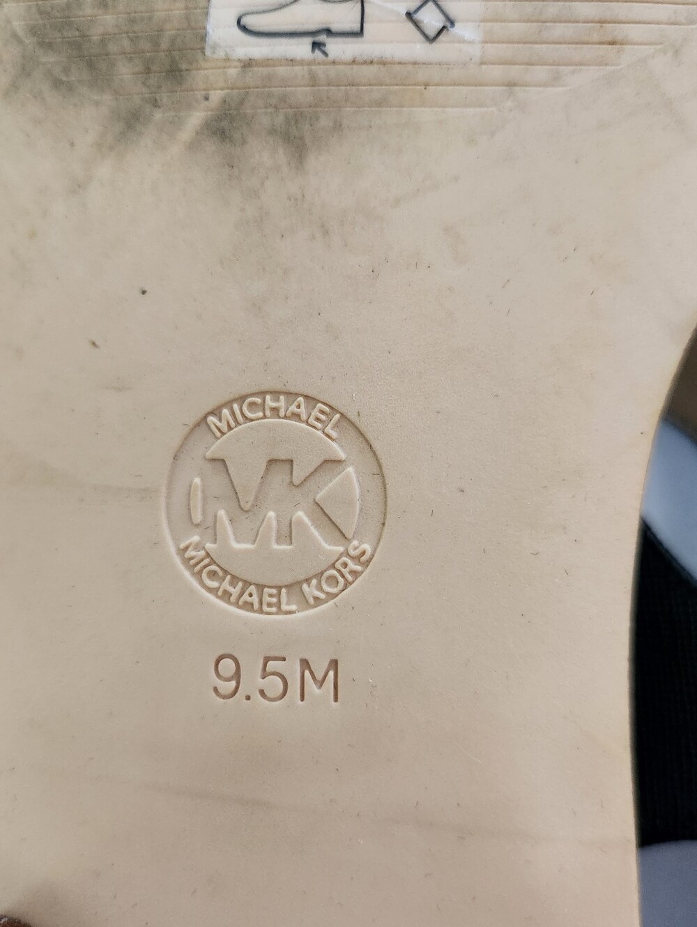 Michael Kors Women’s Black Leather T-Strap Sandals Size 9.5 - Picture 3 of 9